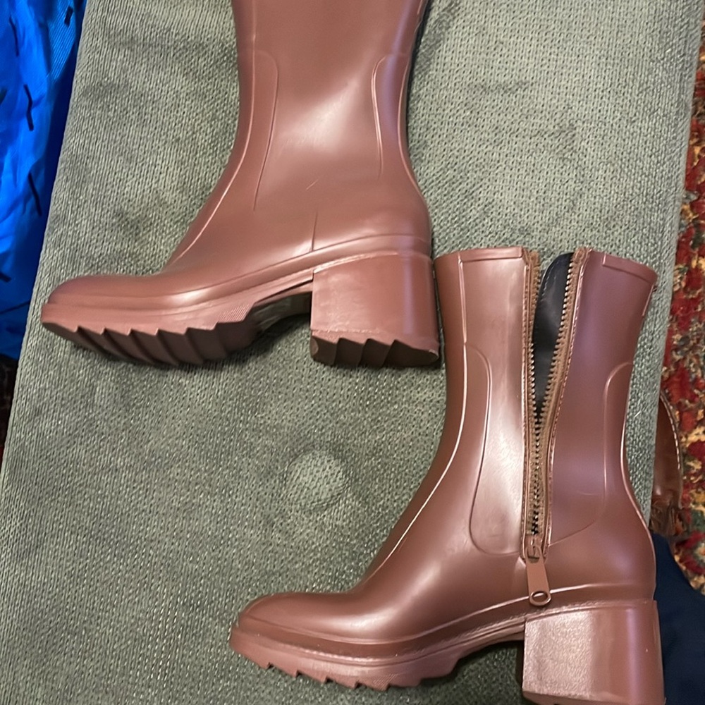 SHEIN size 7 light brown boots
